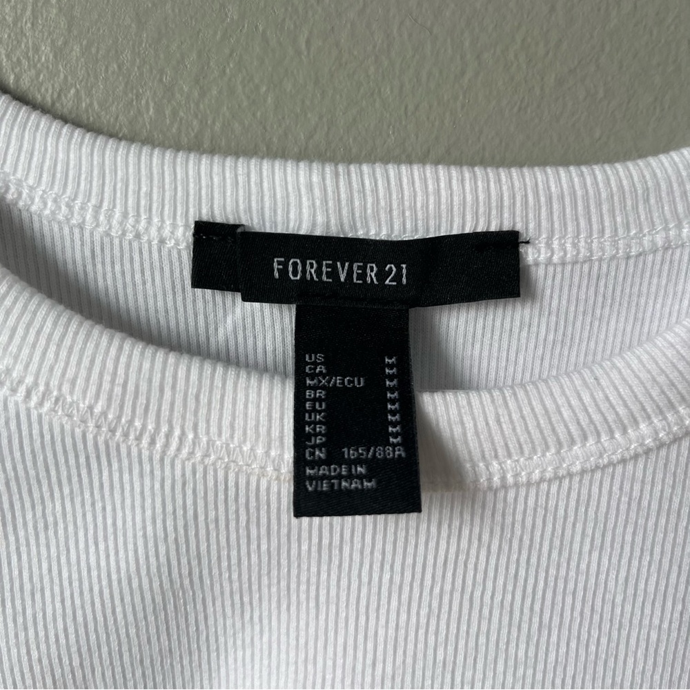 Forever 21 Seamless White Cropped Tank Top - Size M - Picture 4 of 6